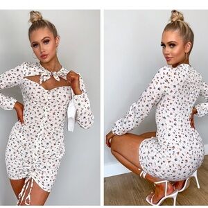 Pretty little thing white ditsy floral bodycon dress/ Brand New/ size USA 4